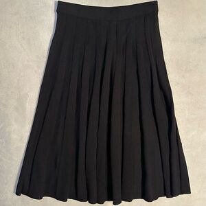 SOLD St. John Collection Pleated Black Knit Midi Skirt Sz 4 A-line Flare Stretch